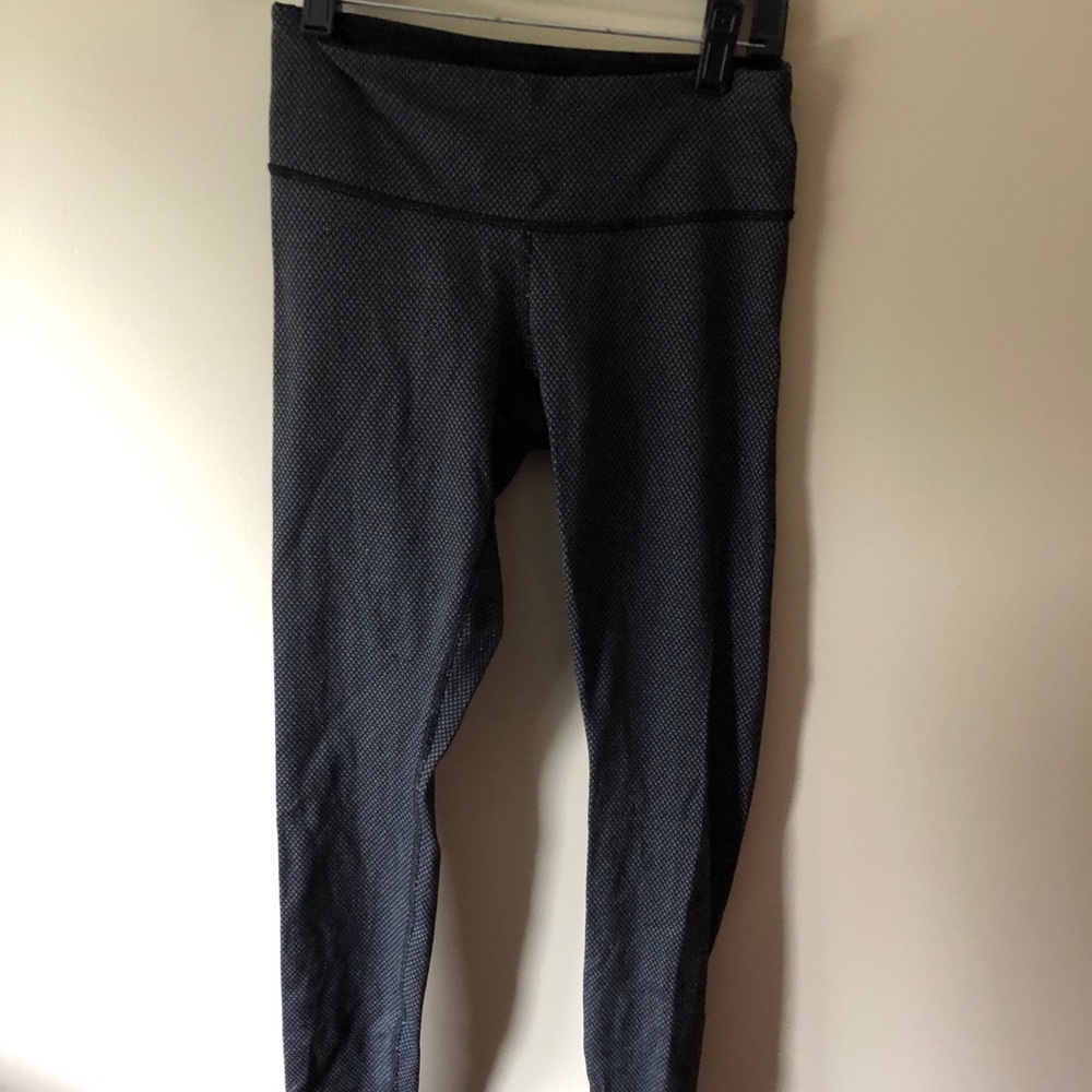 Lululemon size 4 navy leggings
